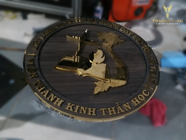 Gia công bảng inox ăn mòn giá rẻ, gia công logo inox ăn mòn thuế Nhà Nước,