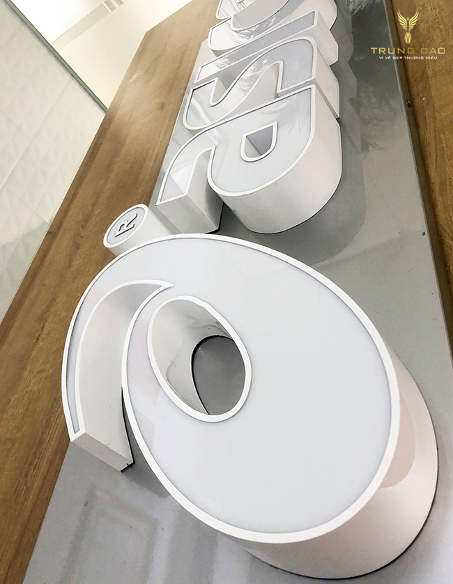 chữ inox sơn lồng mặt mica