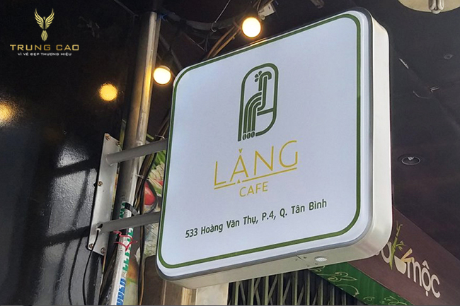Làm hộp đèn mica hút nổi quán cafe đẹp