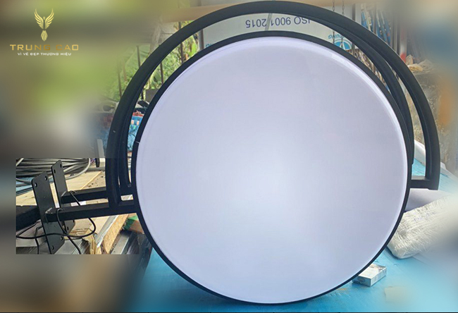 Làm hộp đèn mica hút nổi