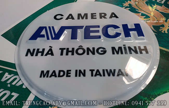 Hộp đèn mica hút nổi quảng cáo