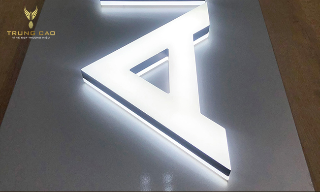 Chữ inox mặt mica âm đèn led