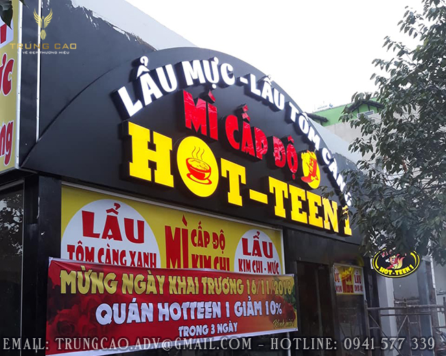 làm biển hiệu quảng cáo đẹp chữ mica gắn trên mặt dựng alu đẹp cho quán ẩm thực