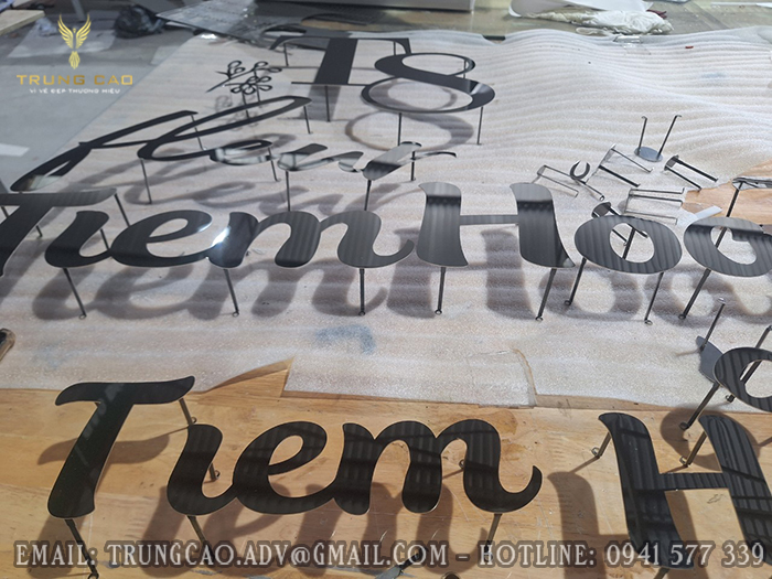 Chữ inox sơn tĩnh điện hot nhất 202