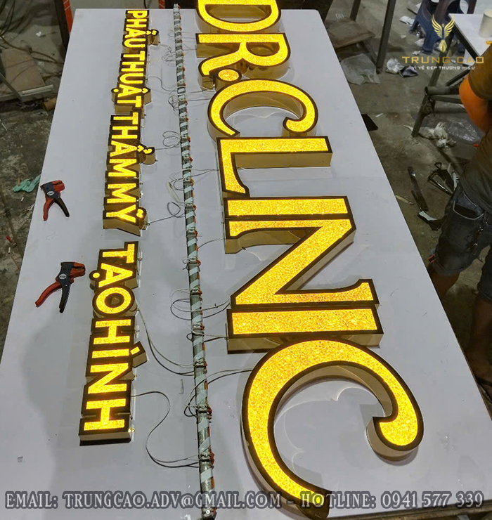 Chữ Inox Vàng Mặt Đá Acrylic Âm Đèn LED