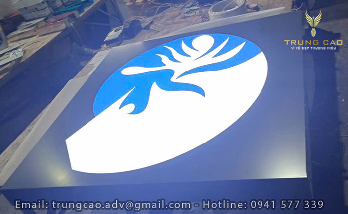 xưởng gia công hộp đèn quảng cáo đẹp